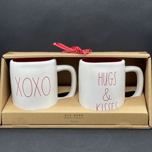 Rae Dunn mugs set